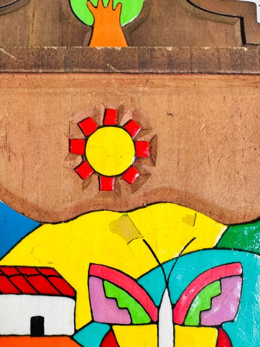 Vintage El Salvador Folk Art Wooden Key Holder Hand Painted Wall Rack